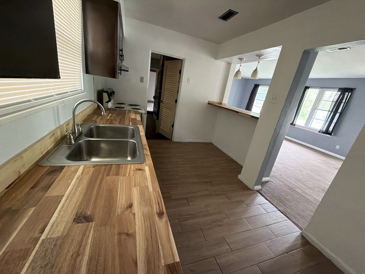 10000 Knollcrest Dr #1 - Photo 3 of 15