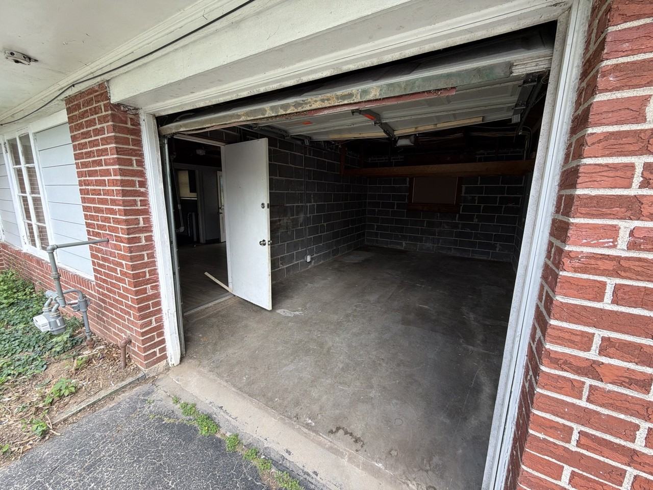 10000 Knollcrest Dr #1 - Photo 4 of 15