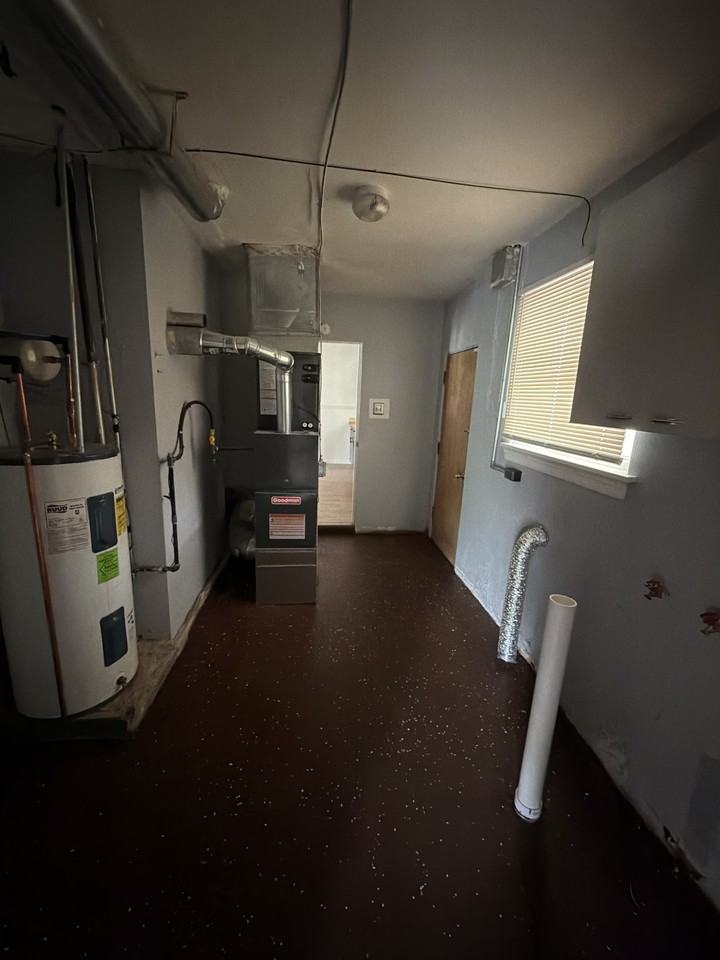 10000 Knollcrest Dr #1 - Photo 7 of 15