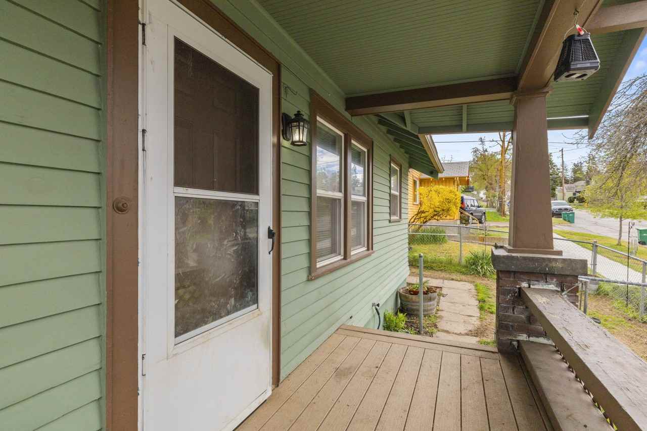 735 N 2nd St #1 - Photo 3 of 50