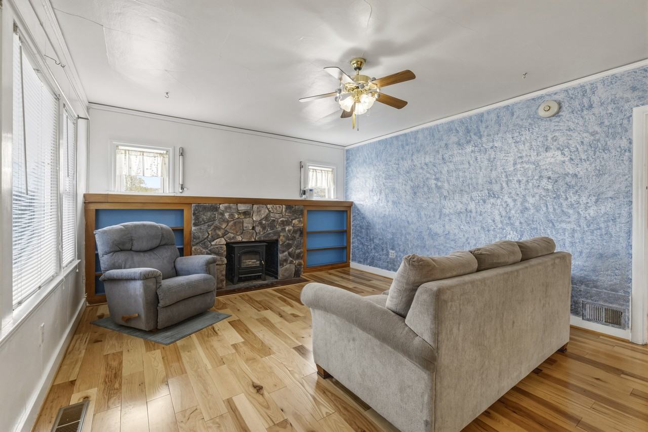 735 N 2nd St #1 - Photo 4 of 50