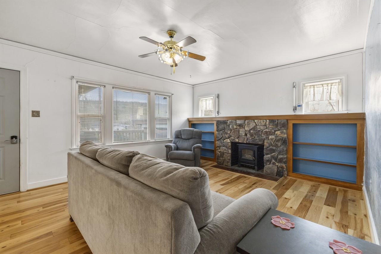 735 N 2nd St #1 - Photo 6 of 50