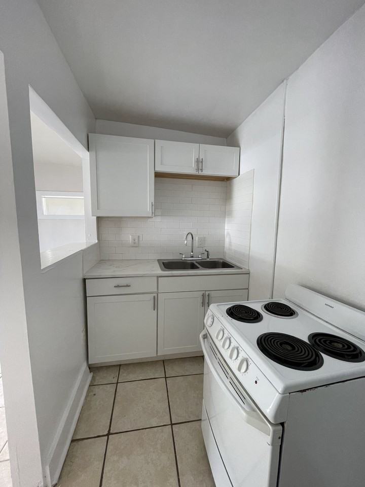 4320 Baronne St #4320 - Photo 2 of 9