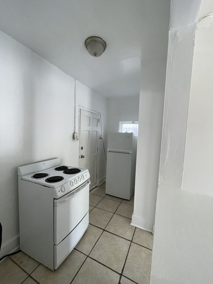 4320 Baronne St #4320 - Photo 7 of 9
