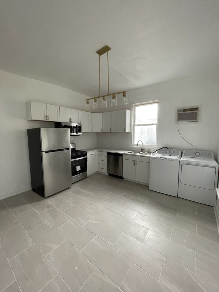 4217 Perrier St #B - Photo 3 of 17