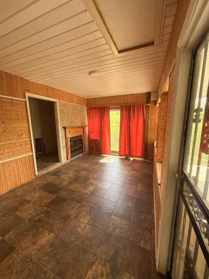 1405 Lee St Se #1 - Photo 7 of 8