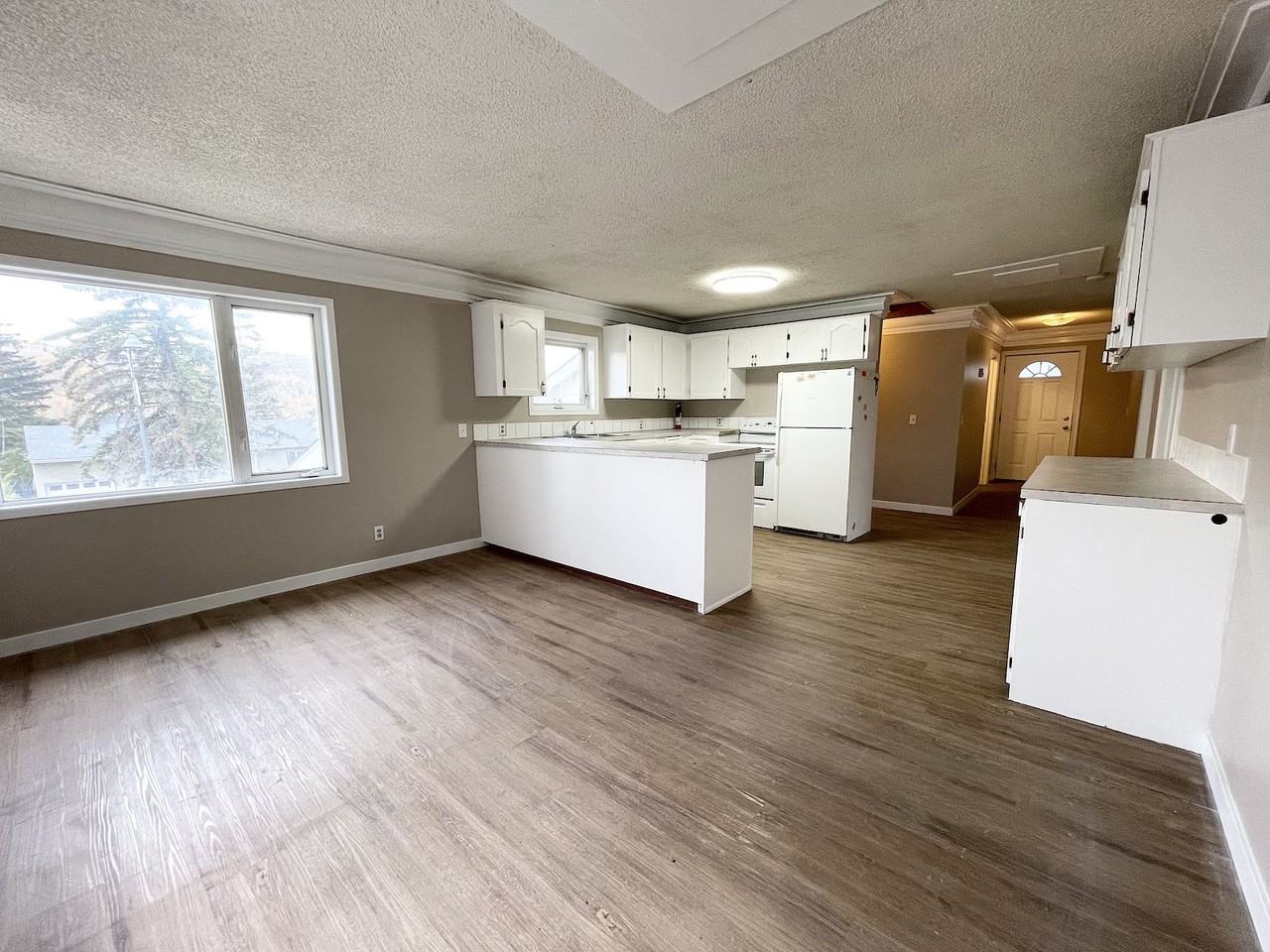 4324 Bowness Rd Nw #1 - Photo 2 of 10