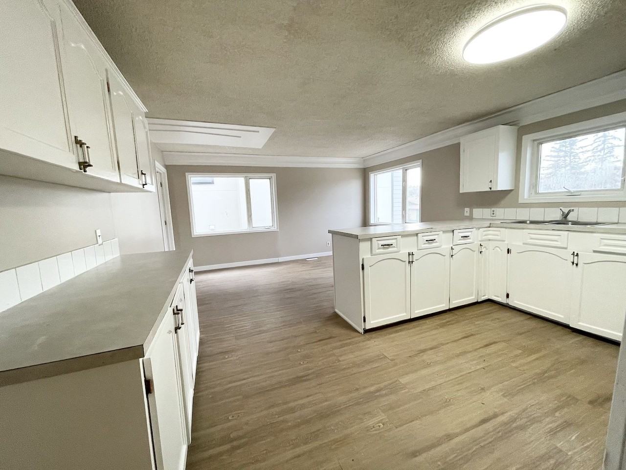 4324 Bowness Rd Nw #1 - Photo 3 of 10