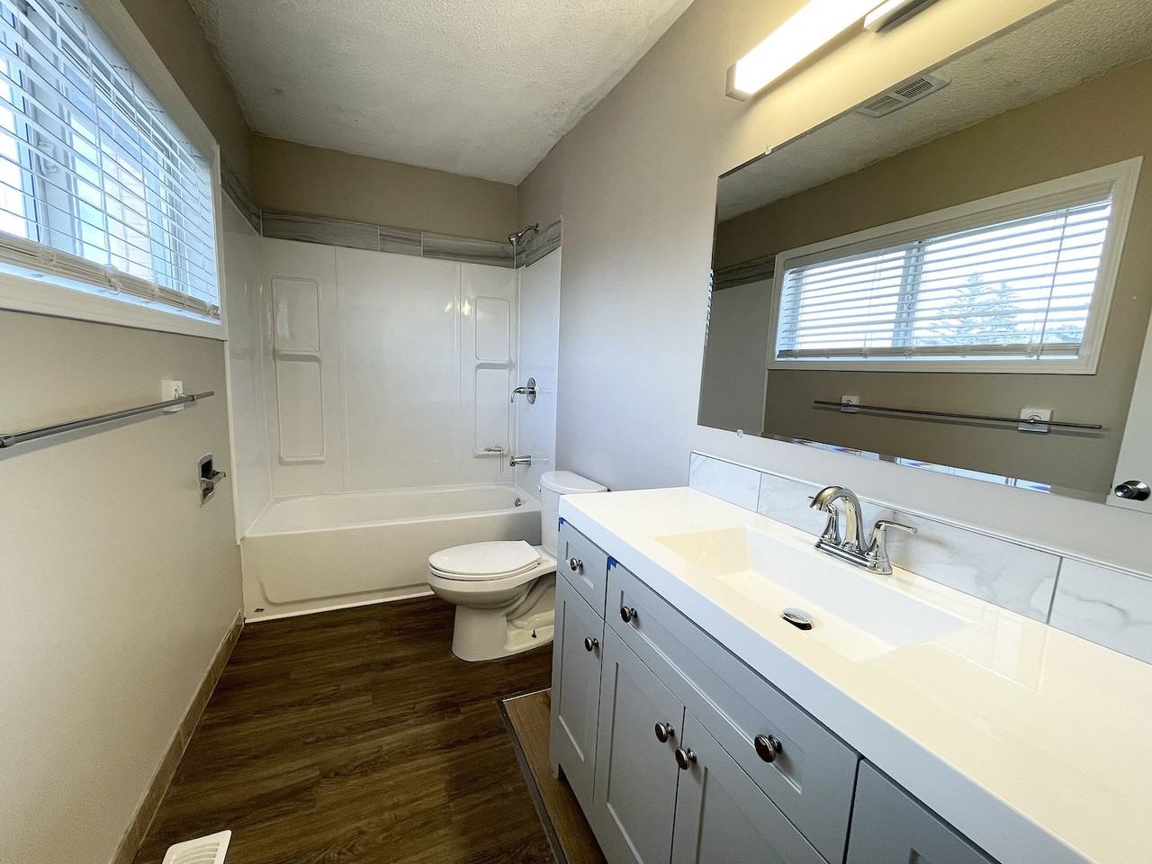 4324 Bowness Rd Nw #1 - Photo 6 of 10