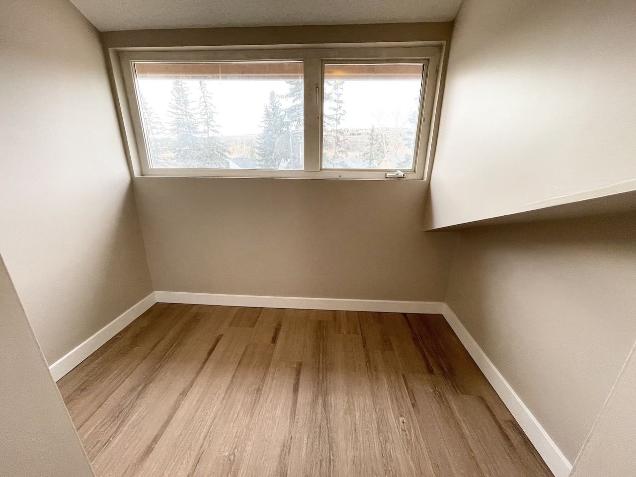 4324 Bowness Rd Nw #1 - Photo 7 of 10