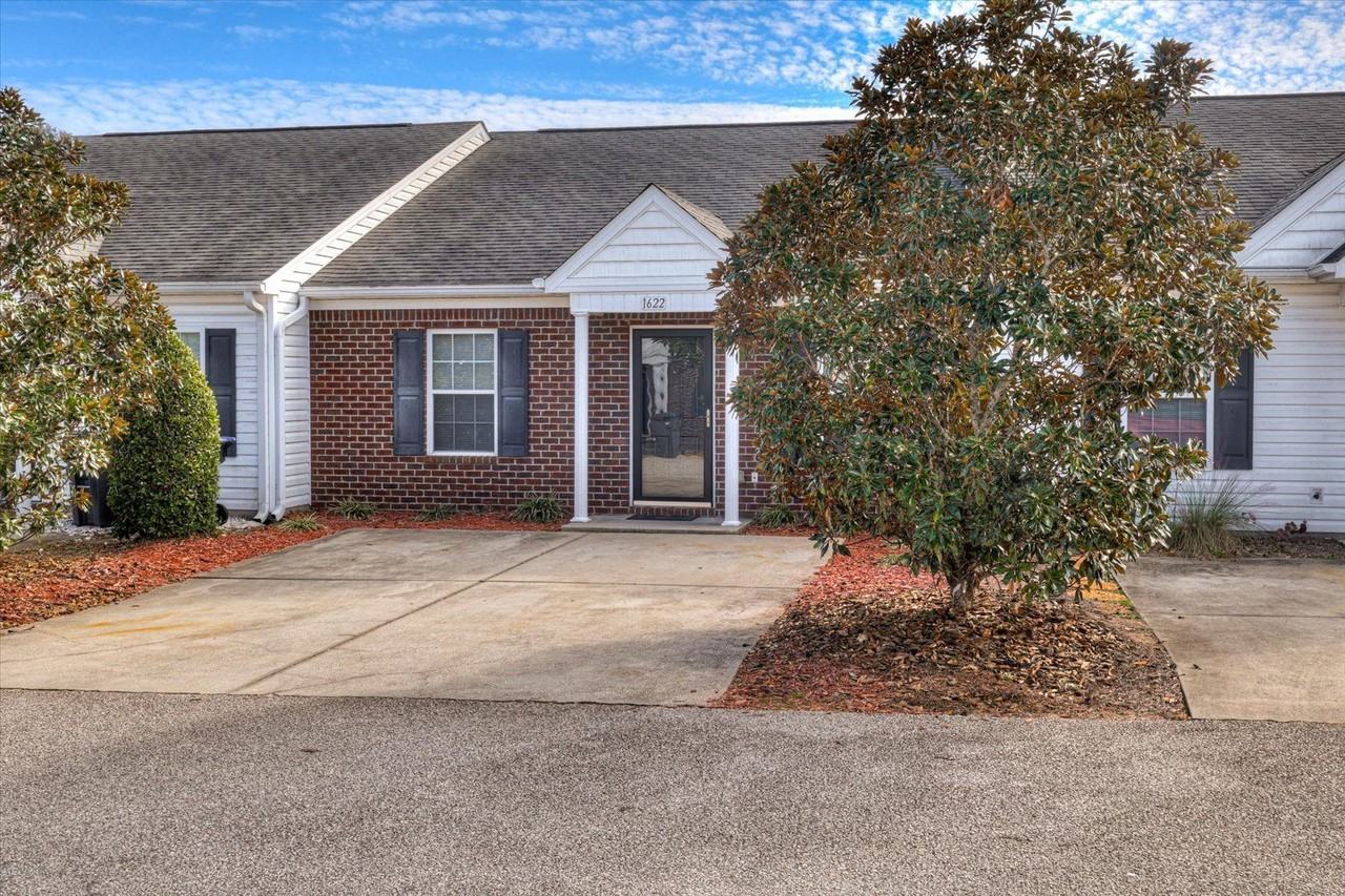 1622 Emma St #1 - Photo 3 of 36