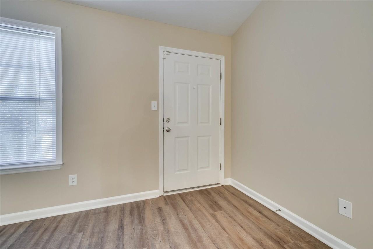 1622 Emma St #1 - Photo 5 of 36