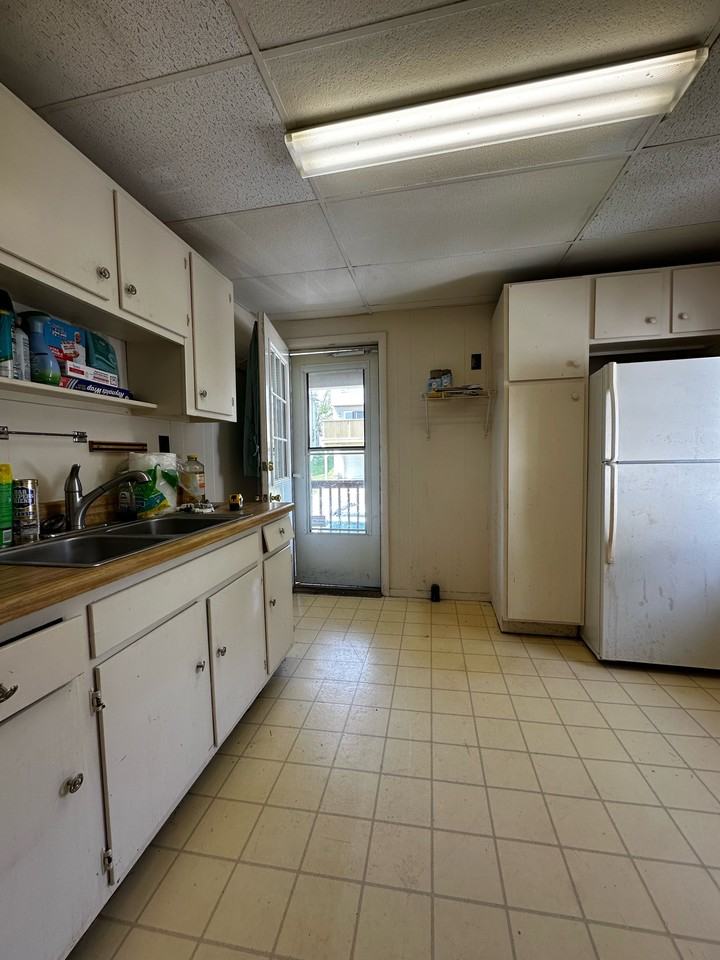 613 Louise Ave #1 - Photo 2 of 10
