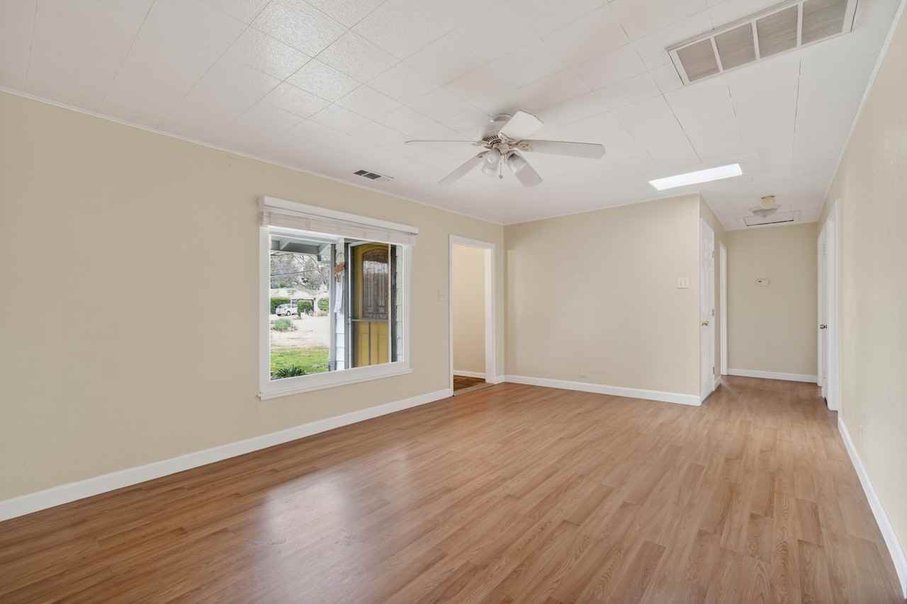 259 Gloria Dr #1 - Photo 3 of 10