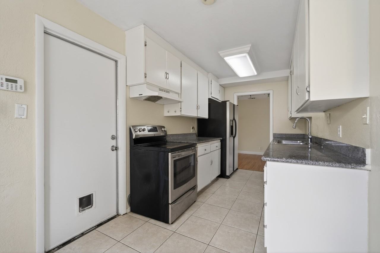 259 Gloria Dr #1 - Photo 6 of 10