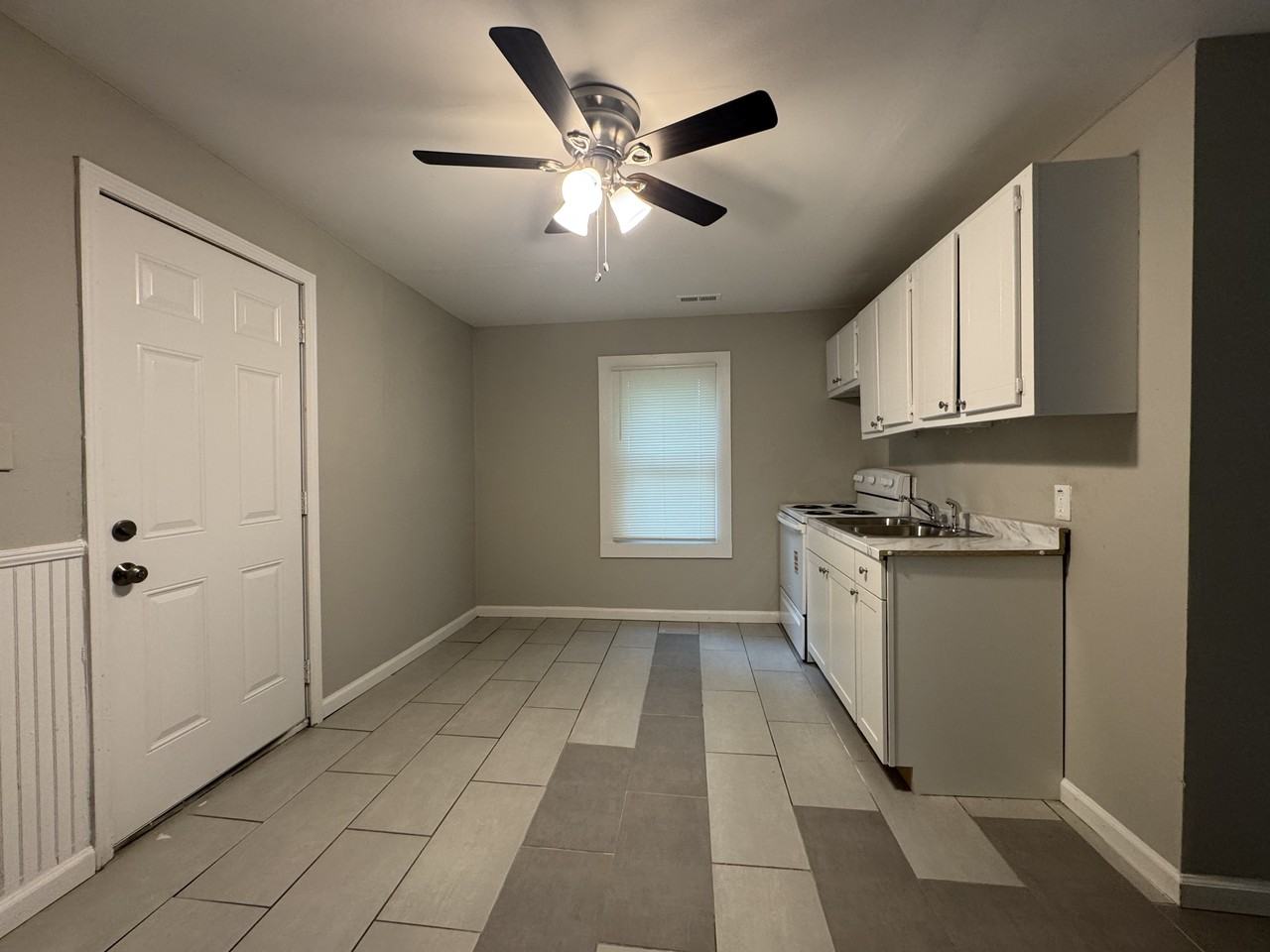 331 S Mclin St Sw #1 - Photo 6 of 11