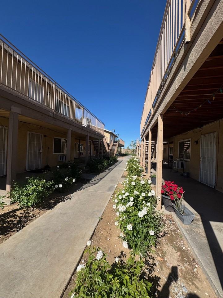 Casa Adelanto Apartment Homes - Photo 4 of 15