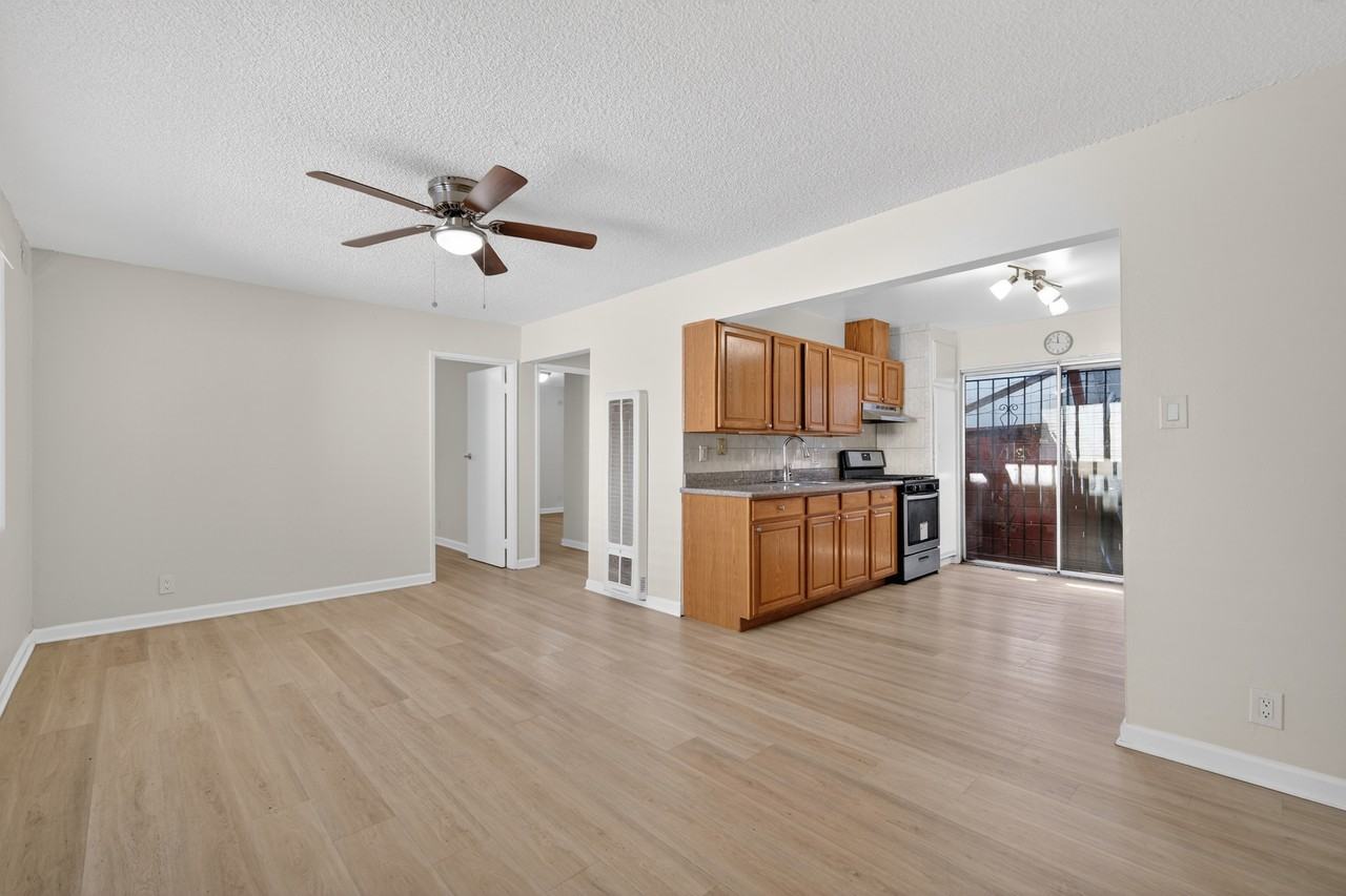 2046 Rutherford St #2 - Photo 4 of 10