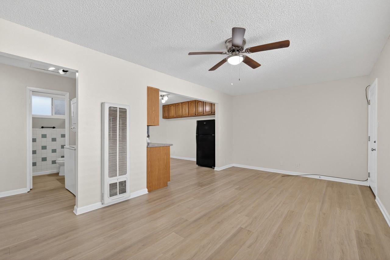 2046 Rutherford St #2 - Photo 5 of 10