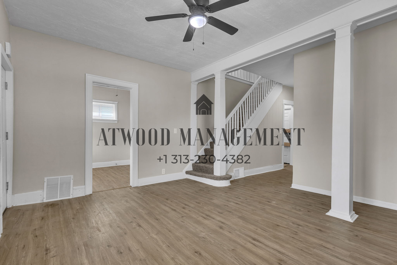 3475 Crane St - Photo 2 of 10