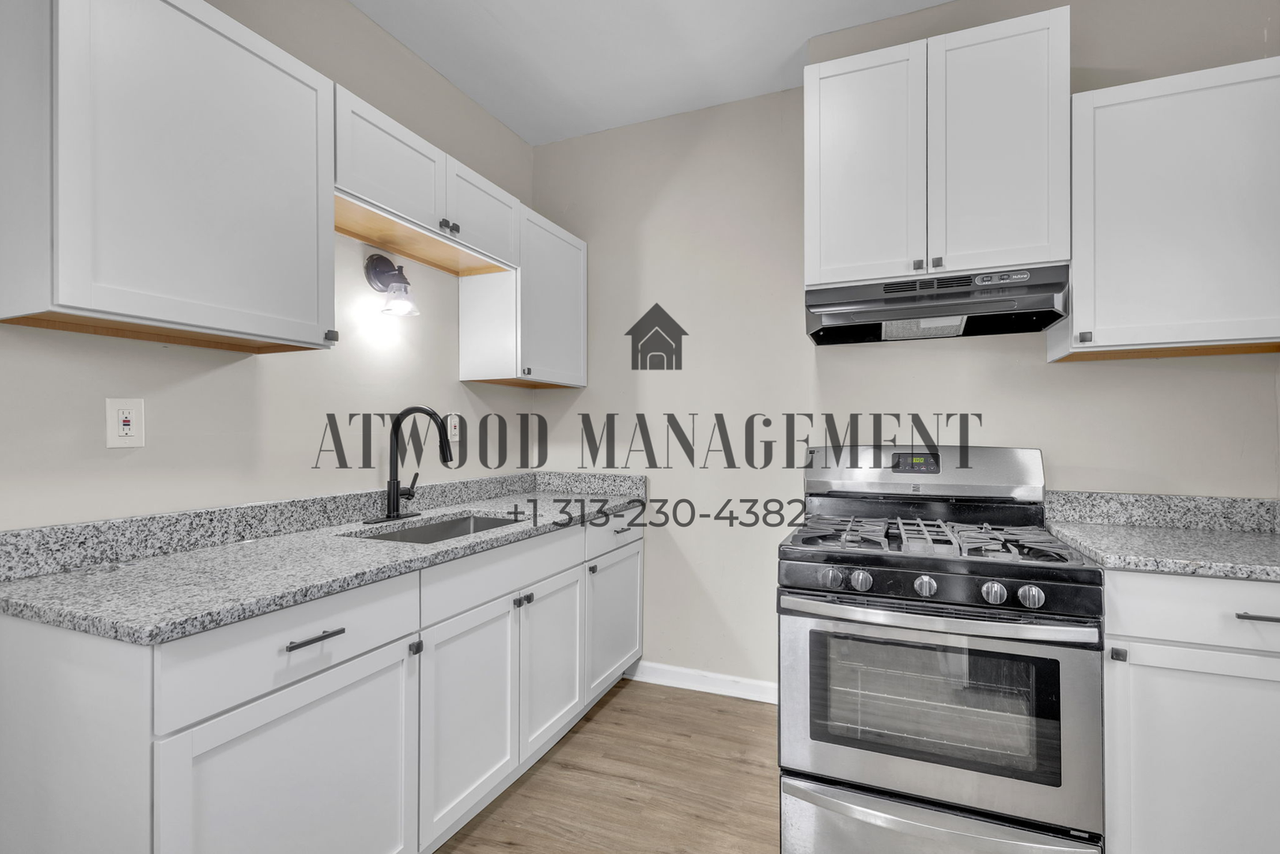 3475 Crane St - Photo 3 of 10