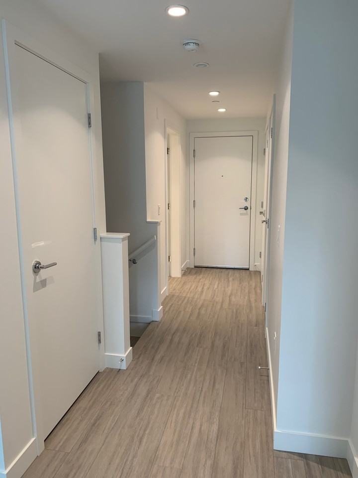 707 East 3rd Street #108 - Photo 5 of 10