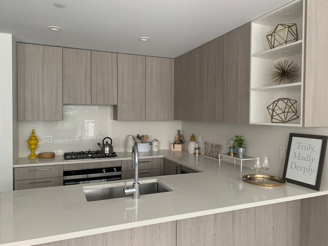 707 East 3rd Street #108 - Photo 4 of 10