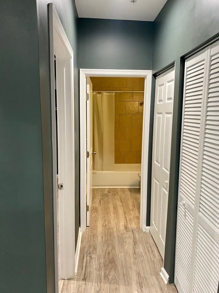 4909 Wisconsin Ave Nw #B - Photo 6 of 8