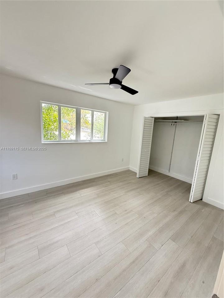 236 Northeast 55th Street - Photo 6 of 16