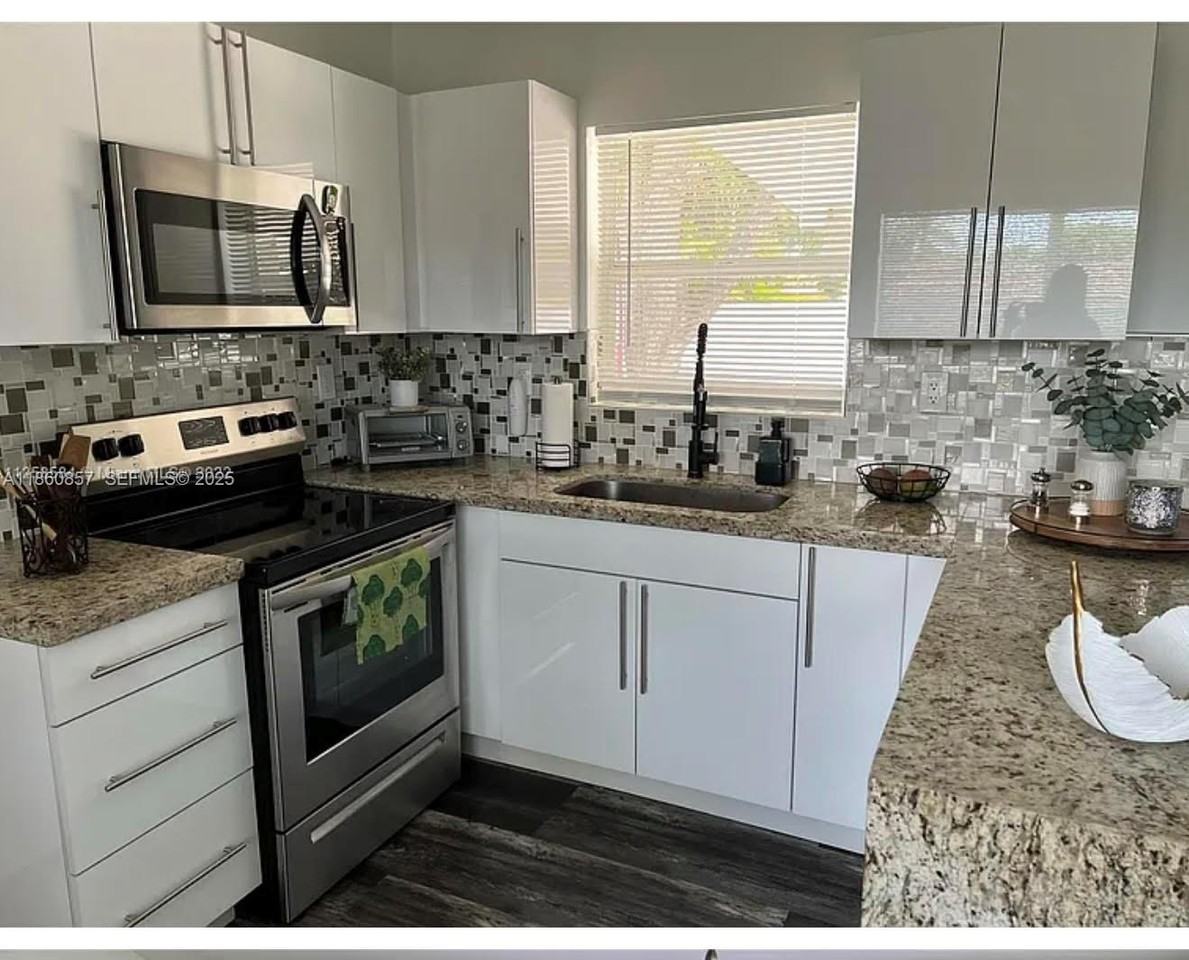 6411 Southwest 20th Street #6411 - Photo 5 of 8