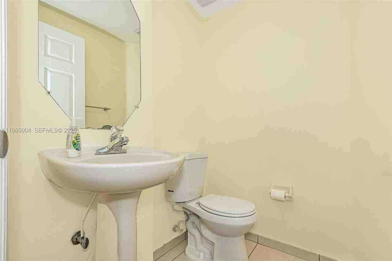 11410 Southwest 137th Court #11410 - Photo 5 of 27