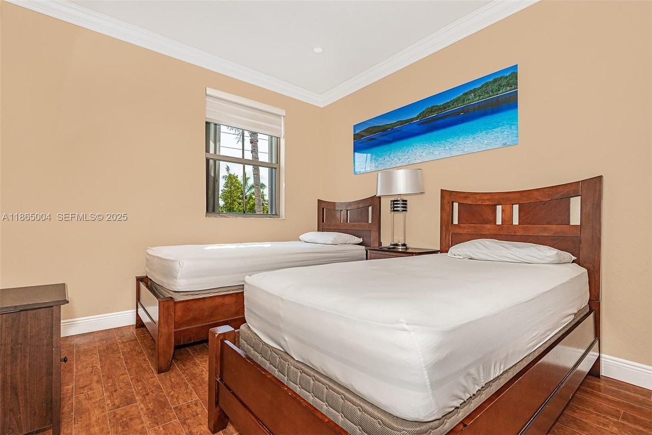 11410 Southwest 137th Court #11410 - Photo 6 of 27