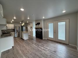 featured image of 100 3rd St #11