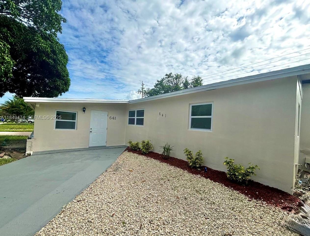 641 North 70th Avenue - Photo 5 of 33