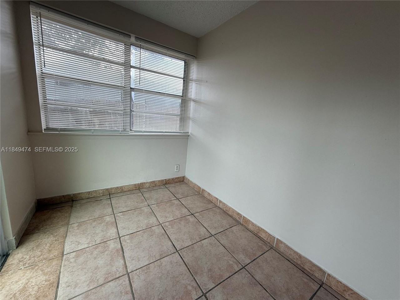 641 North 70th Avenue - Photo 7 of 33