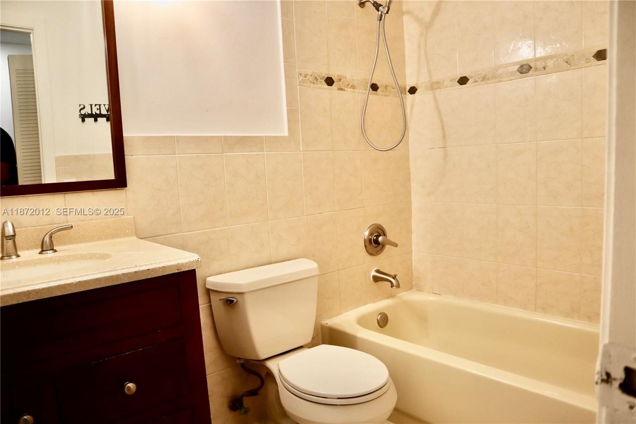 9730 Southwest 148th Avenue - Photo 3 of 13