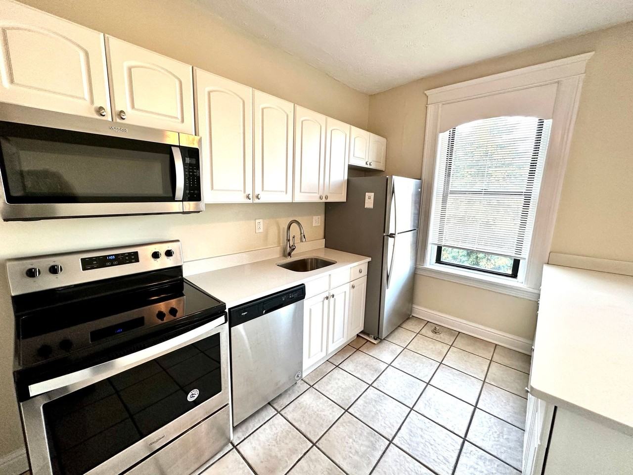 Sycamore - Photo 5 of 18