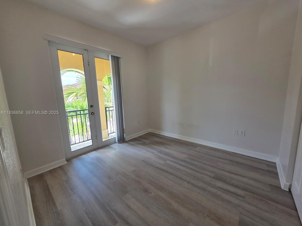 12822 Southwest 135th Street #12822 - Photo 7 of 28