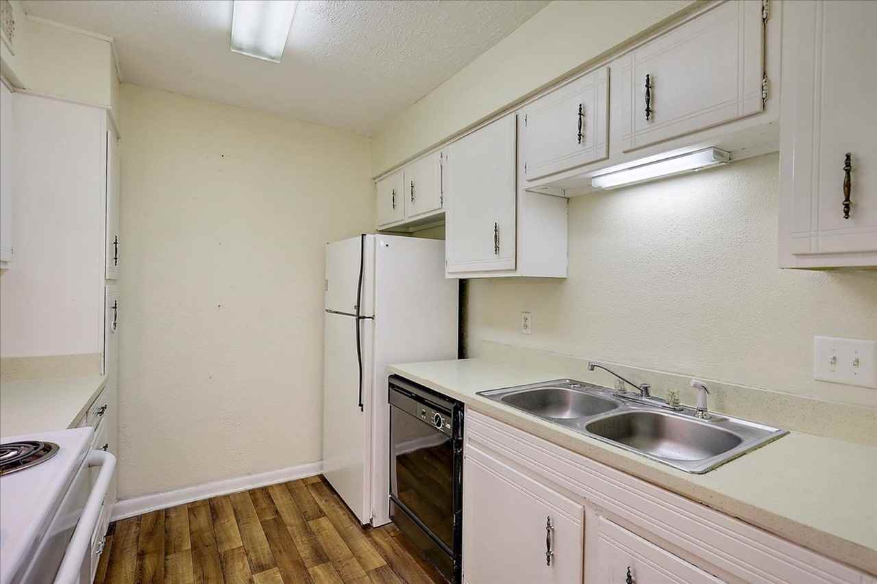 The Veranda Apartments, 1140 Greymont Avenue - Photo 5 of 10