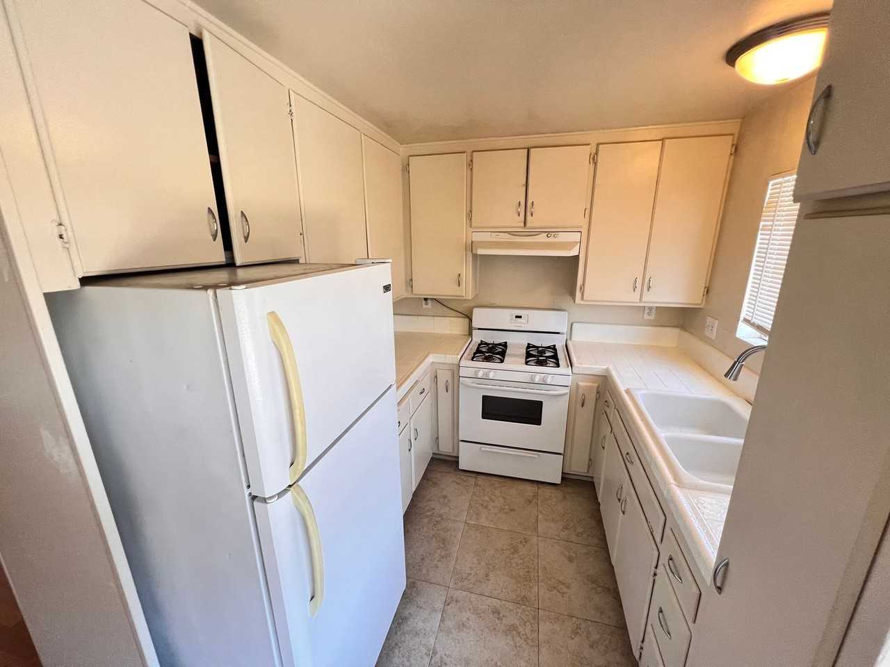 4665 Cherokee Ave - Photo 2 of 11