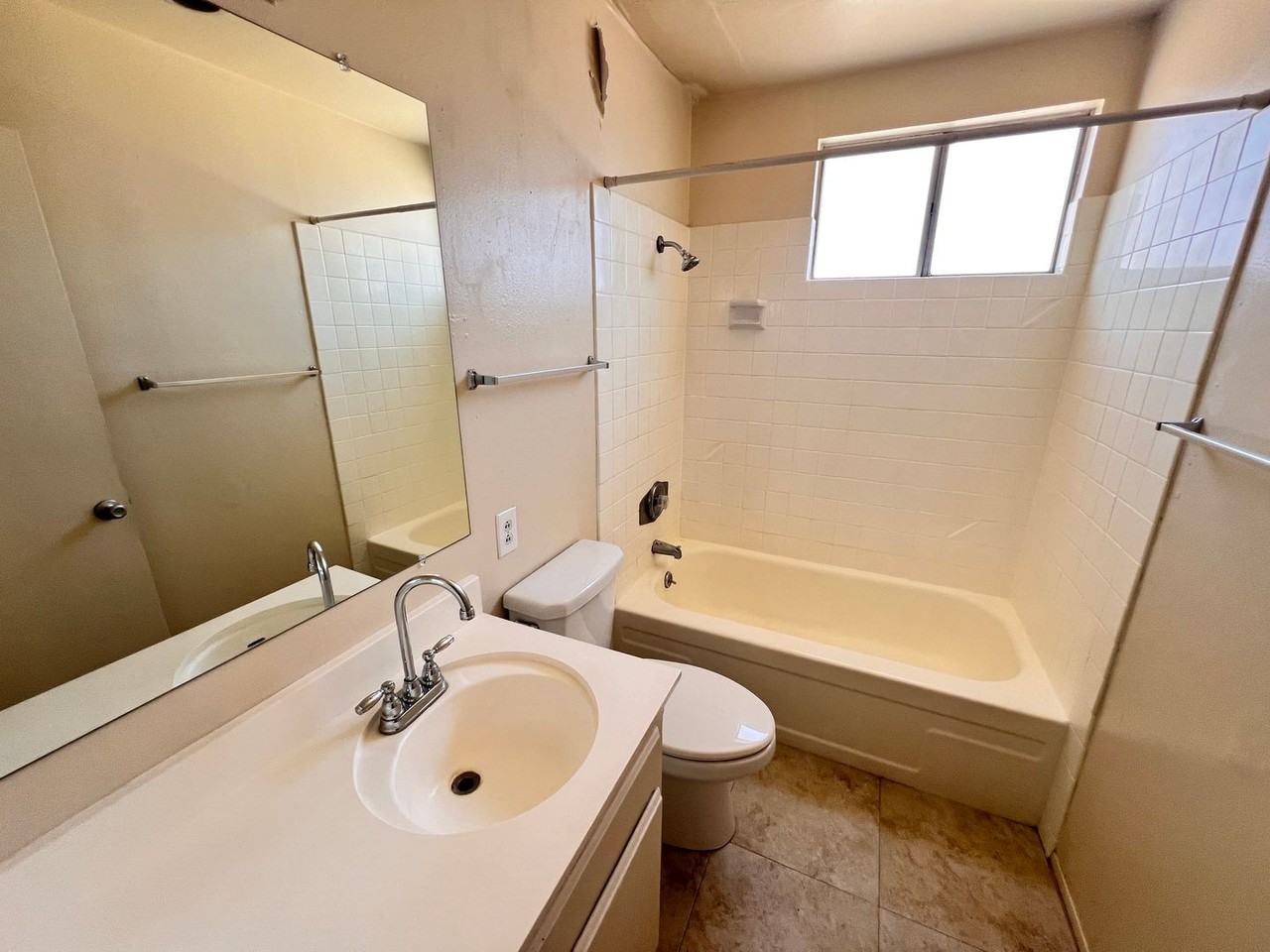4665 Cherokee Ave - Photo 3 of 11