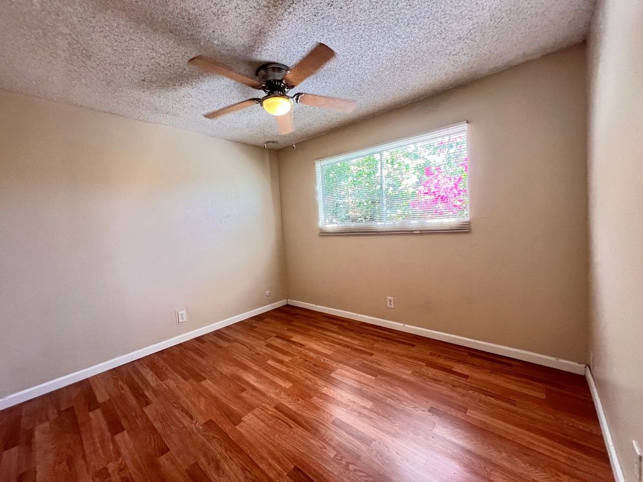 4665 Cherokee Ave - Photo 4 of 11