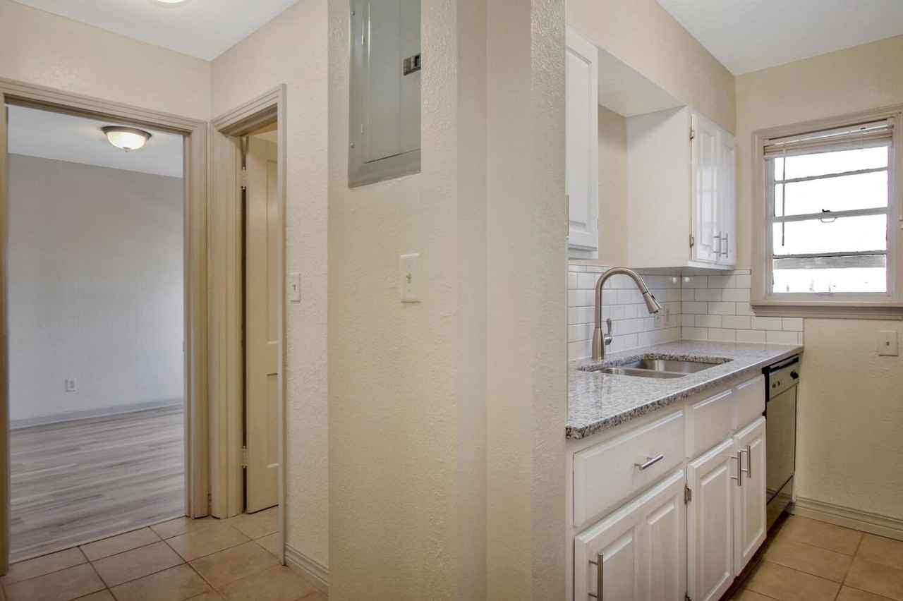 Bel Aire Oliver Apartments - Photo 6 of 22