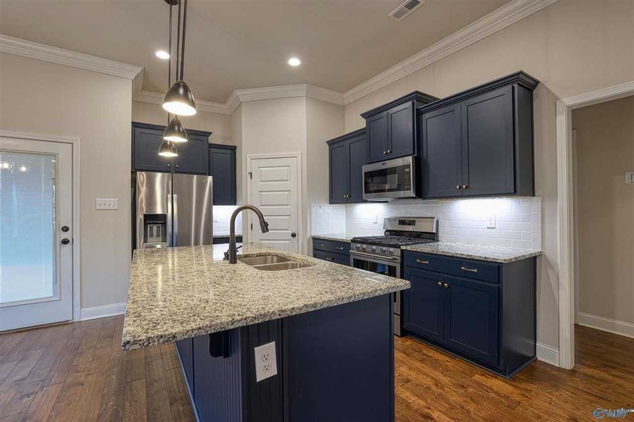 12786 Juniors Dr - Photo 3 of 13