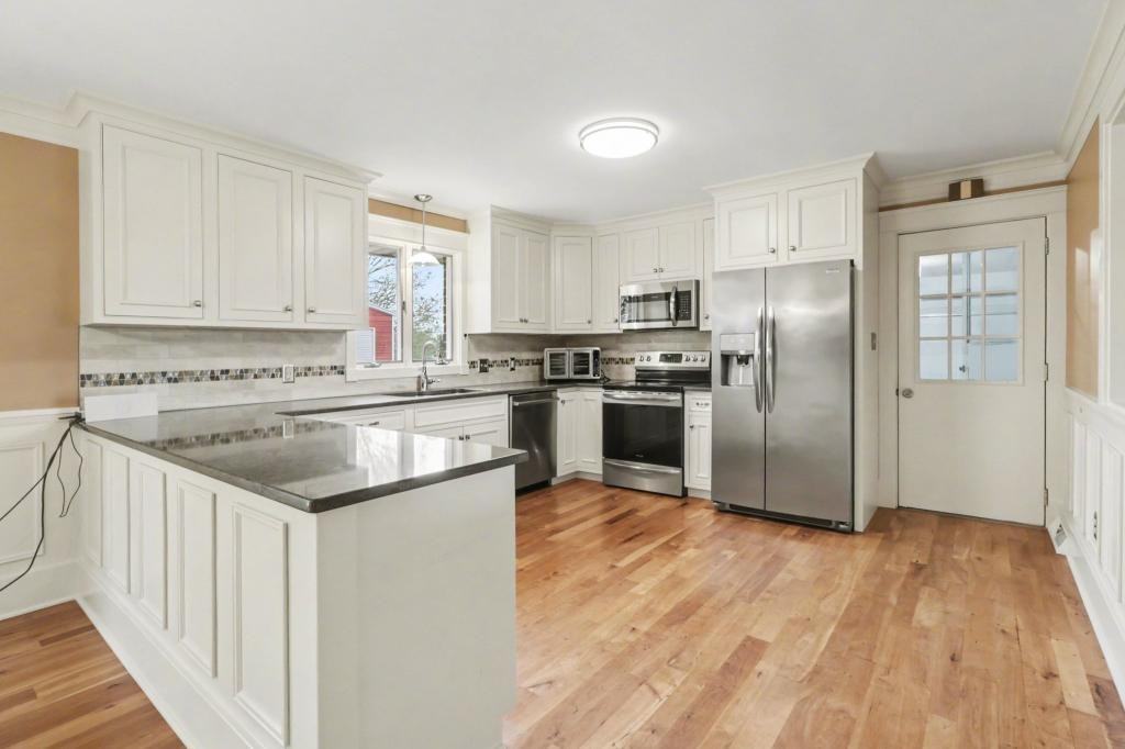 303 Shed Rd - Photo 7 of 22