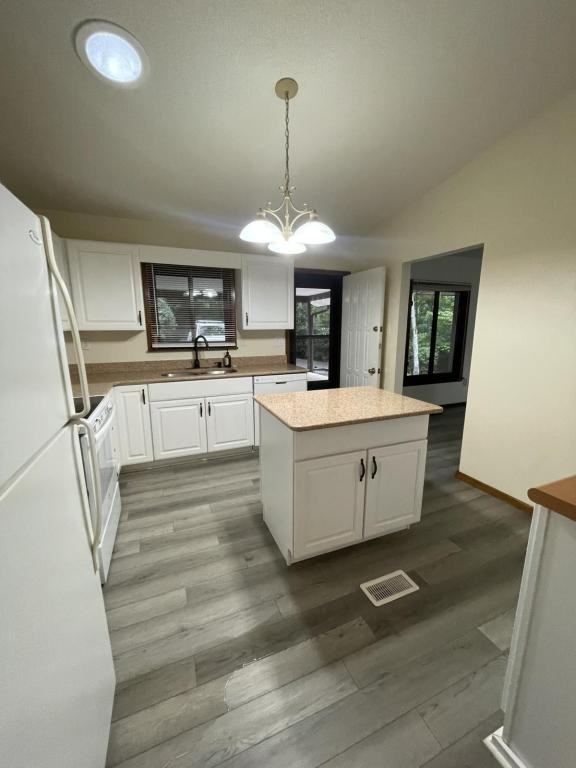 32 Honeysuckle Ridge Rd - Photo 4 of 15