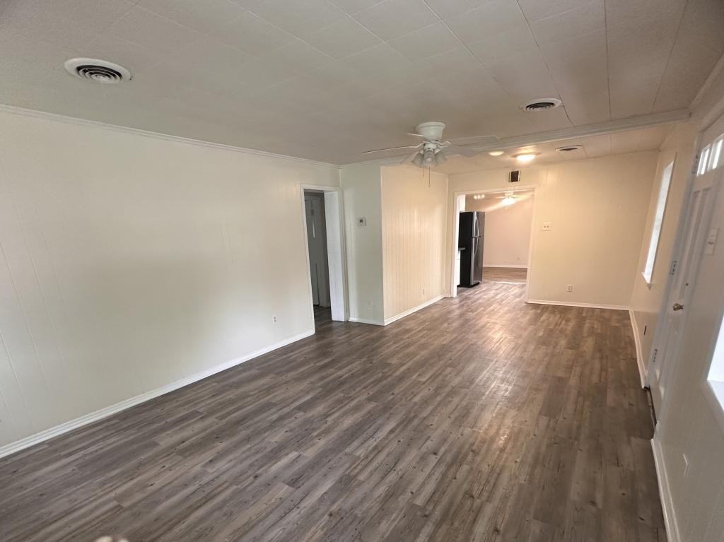 2237 B St Ne - Photo 3 of 17