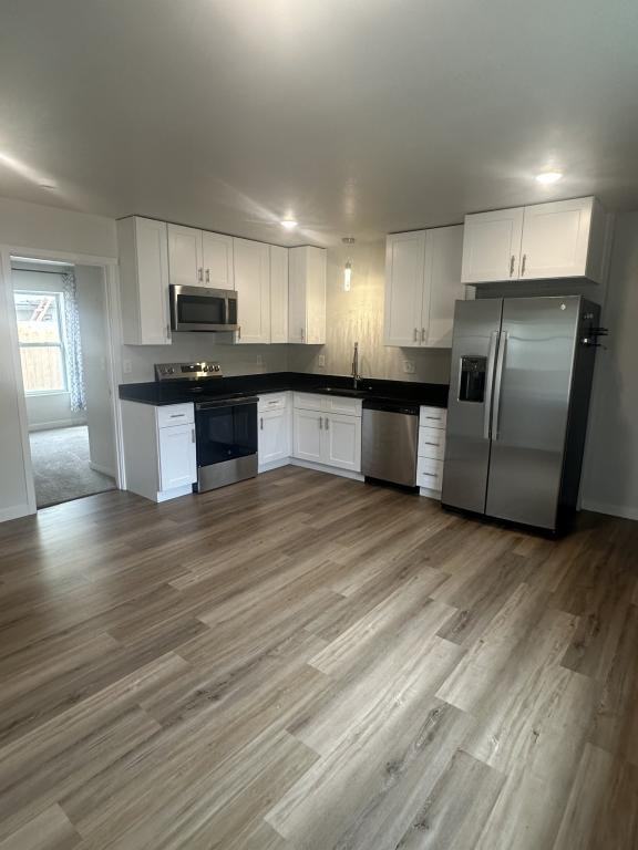 1338 E 7th St - Photo 4 of 11