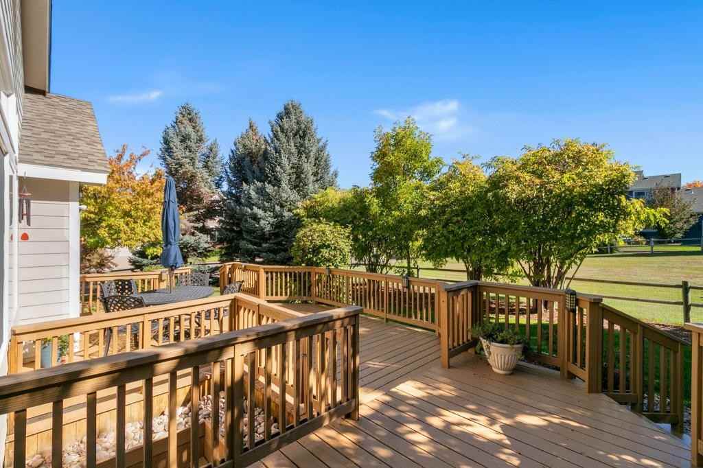 8100 Lighthouse Ln - Photo 3 of 35