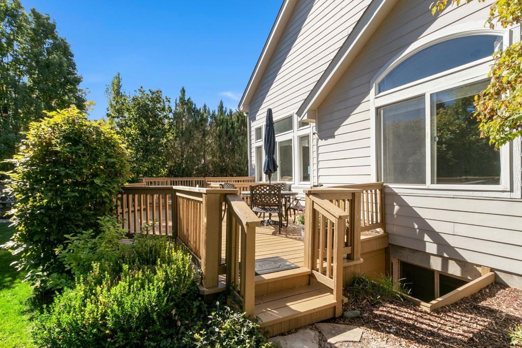 8100 Lighthouse Ln - Photo 5 of 35